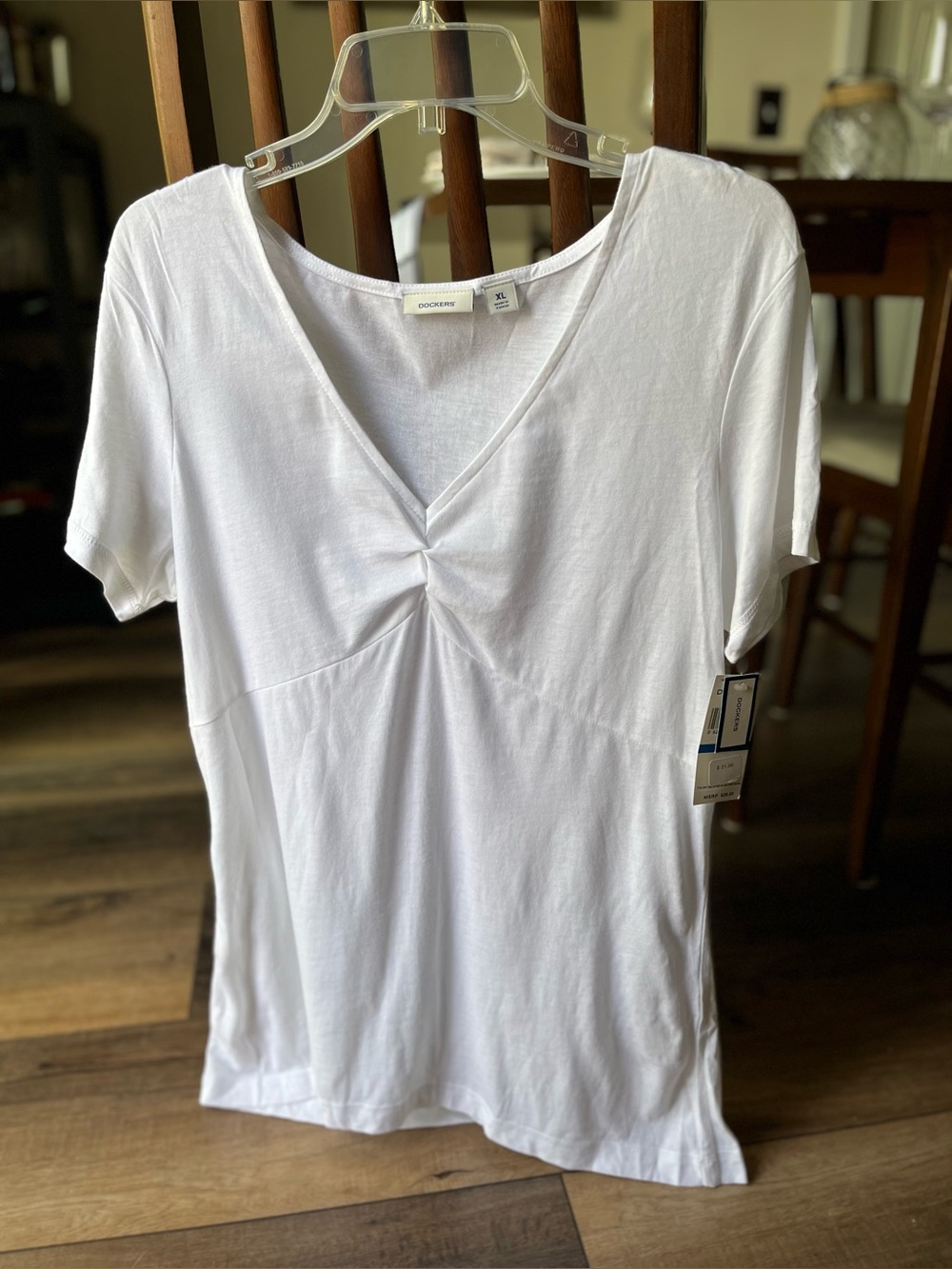 Dockers White V-neck t-shirt, XL. Flattering gathered twist detail neckline! NWT